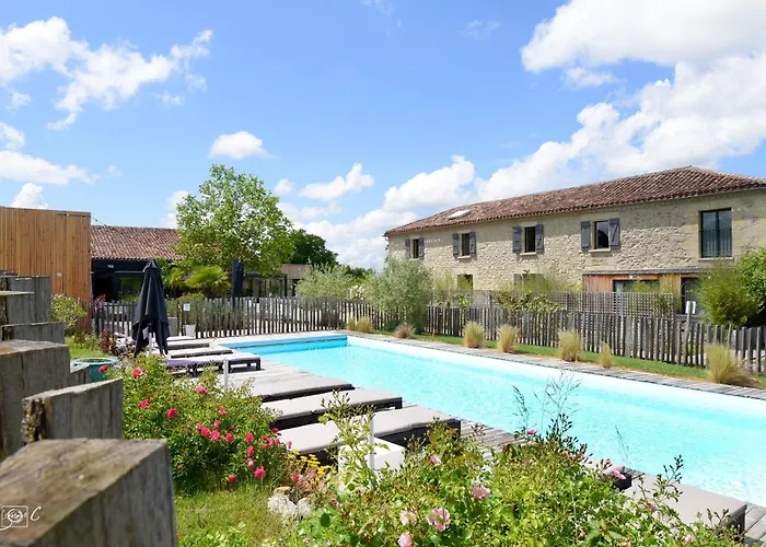 Le Domaine De Baulieu, Singuliers Hotels